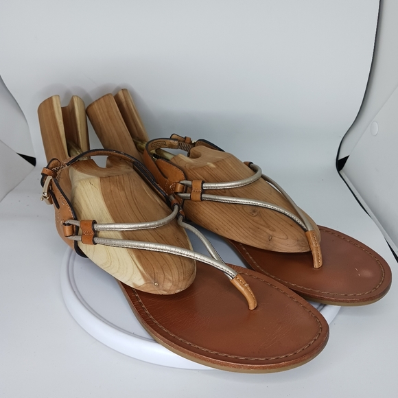 Coach - Picture 4 of 7